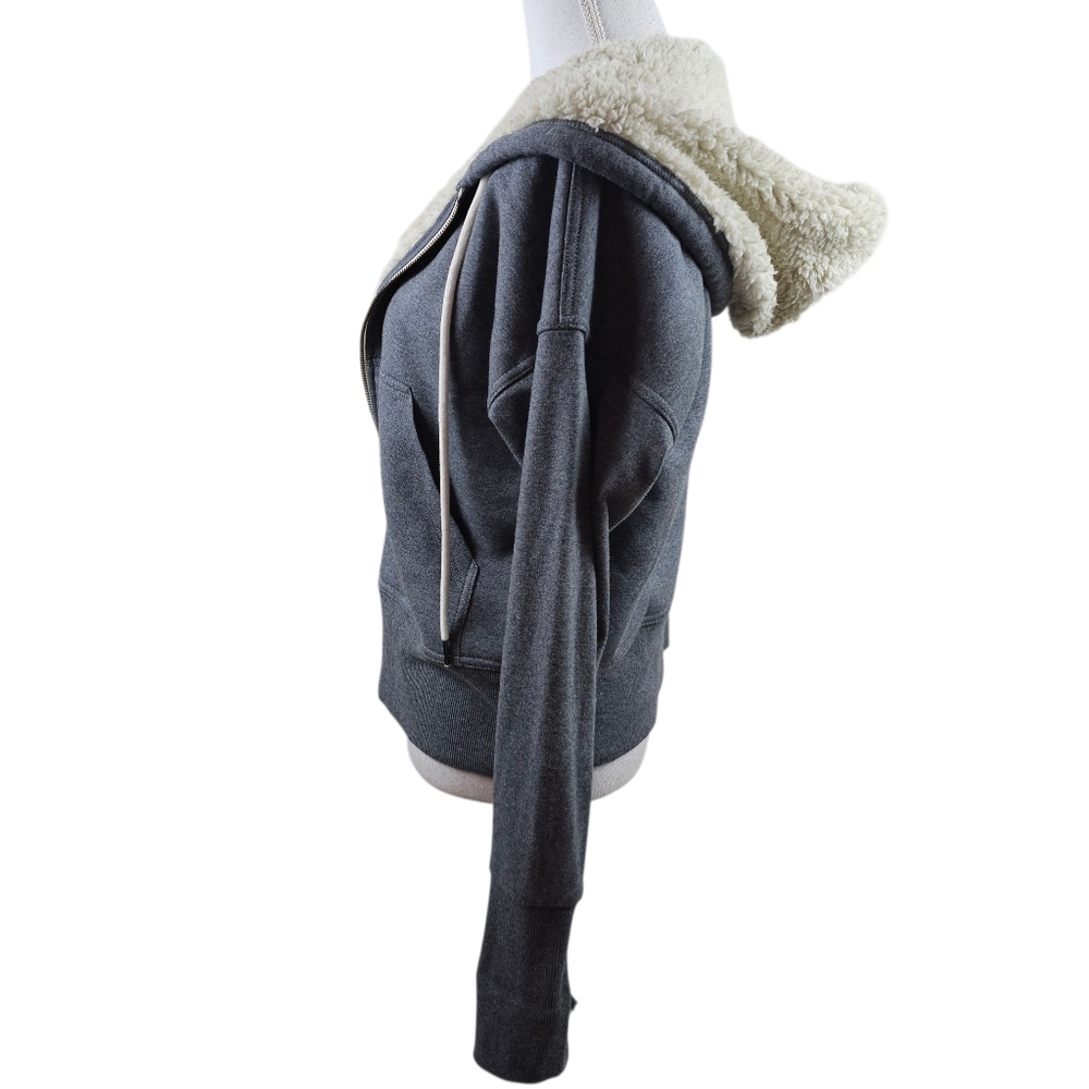 CABI Apres Ski Zippered Hoodie In M - Picture 6 of 10